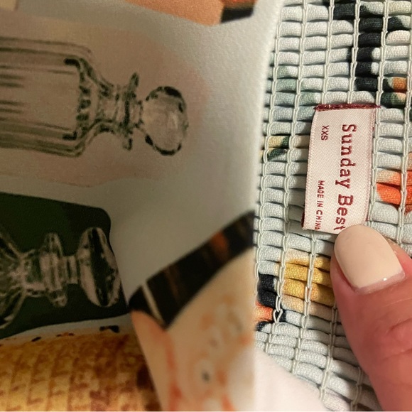 Sunday Best Graphic Crop Tank - Picture 2 of 3